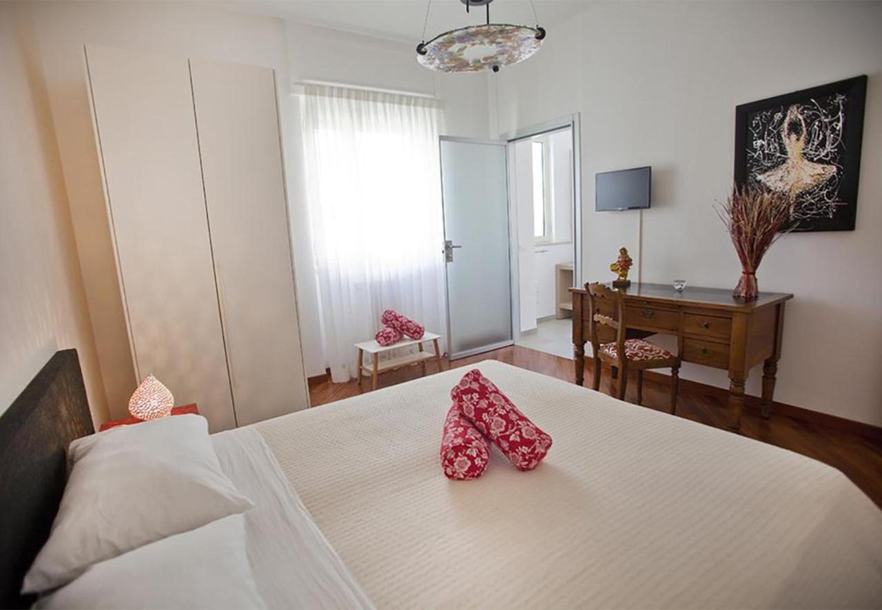 Casa Di Sabel Hotel Лече Екстериор снимка