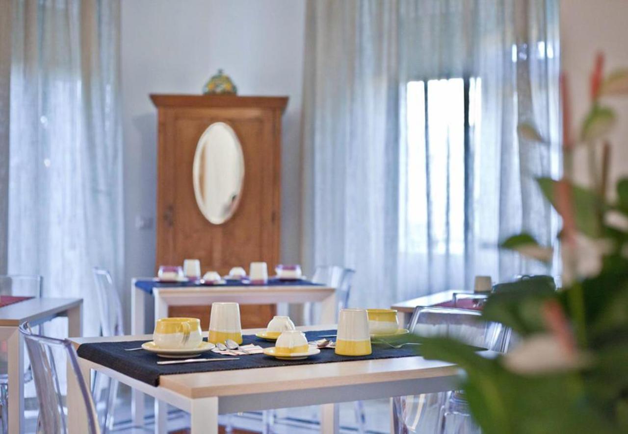 Casa Di Sabel Hotel Лече Екстериор снимка